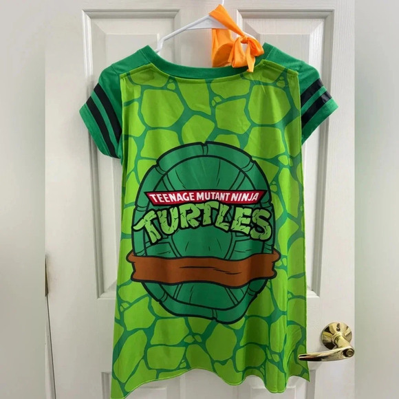 Teenage Mutant Ninja Turtles Michelangelo “Mikey” T-shirt with cape and mask - Picture 7 of 10